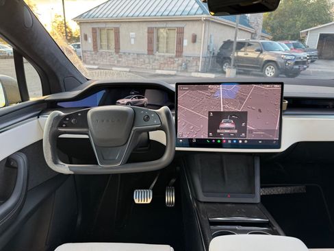 Used 2022 Tesla Model X Plaid AWD/4WD image 12