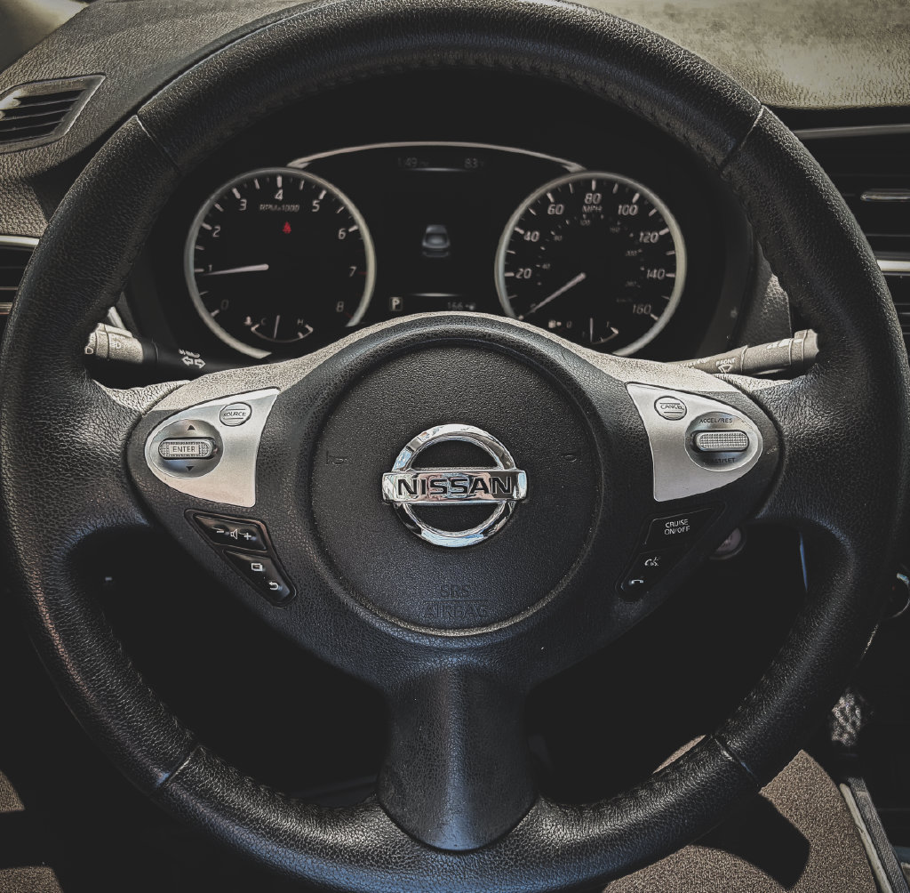 Used 2017 Nissan Sentra SR FWD image 9