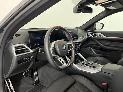 Used 2025 BMW 440i xDrive w/ Premium Package image 9
