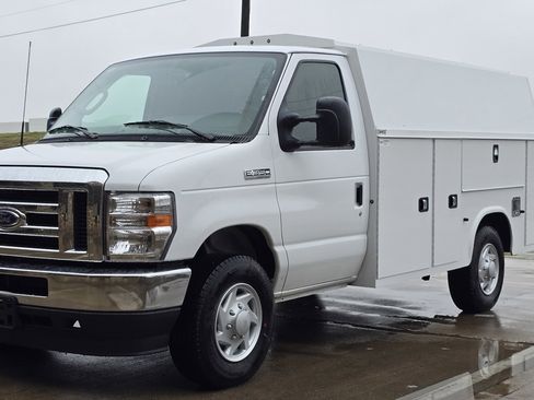 New 2025 Ford E-350 and Econoline 350 Super Duty w/ Power Equipment Group image 4