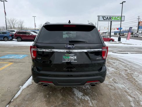 Used 2018 Ford Explorer XLT image 10