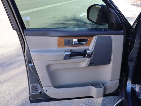 Used 2015 Land Rover LR4 HSE image 24