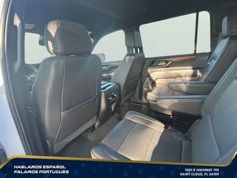 Used 2025 GMC Yukon XL Denali AWD/4WD image 28