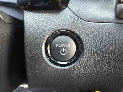 Certified 2025 Toyota Camry SE image 19