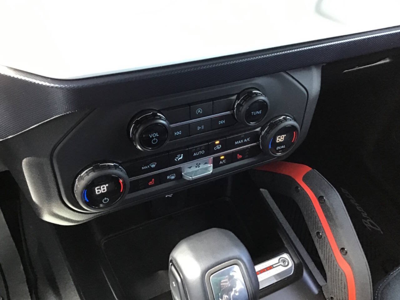 Used 2023 Ford Bronco Heritage Edition AWD/4WD image 9