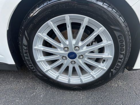 Used 2016 Ford C-MAX SEL w/ Equipment Group 301A image 9