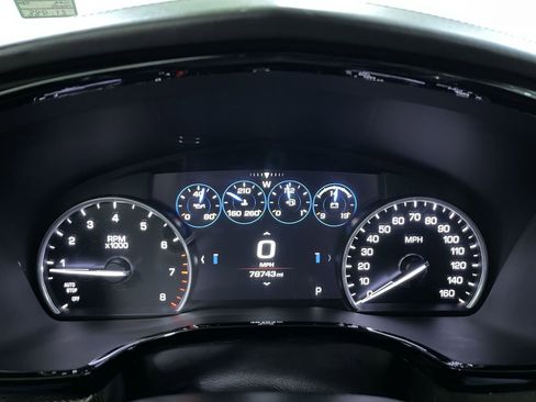 Used 2017 Cadillac XT5 Platinum w/ Driver Assist Package image 19