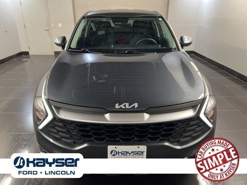 Used 2023 Kia Sportage LX image 2