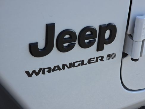 Used 2024 Jeep Wrangler Sport AWD/4WD image 8