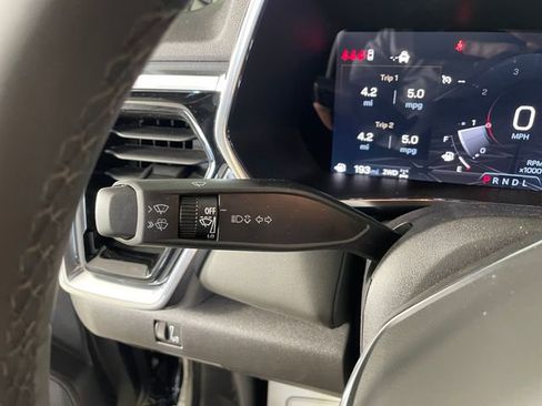 New 2026 GMC Canyon Elevation w/ Convenience Package image 10