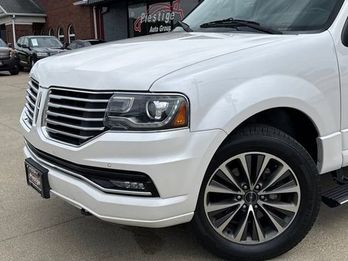 Used 2017 Lincoln Navigator Select AWD/4WD image 24