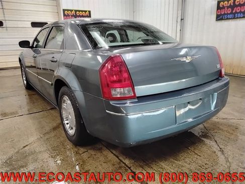 Used 2006 Chrysler 300 Touring RWD image 6