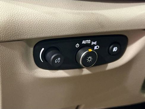 Used 2018 Buick Regal Preferred w/ Sights and Sounds Package image 11