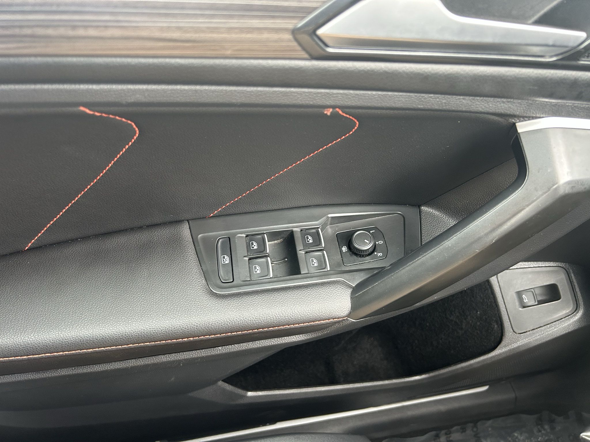 Used 2024 Volkswagen Tiguan Wolfsburg Edition AWD/4WD image 19
