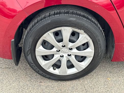 Used 2022 Toyota Corolla LE image 40