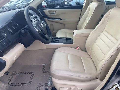 Used 2015 Toyota Camry XLE image 19