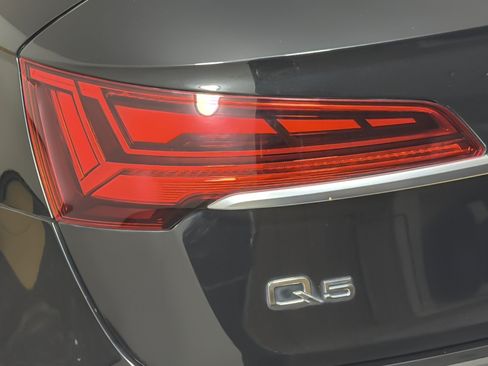 Used 2023 Audi Q5 2.0T Premium w/ Convenience Package AWD/4WD image 26
