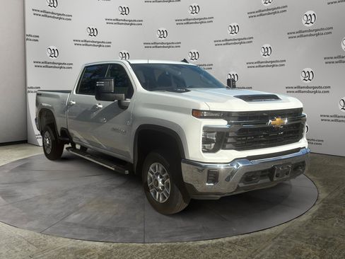 Used 2024 Chevrolet Silverado 2500 LT image 7