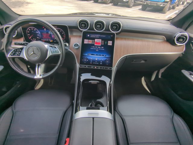 Used 2025 Mercedes-Benz GLC 300 image 17