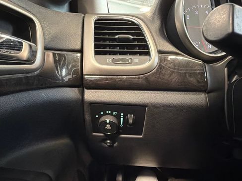 Used 2013 Jeep Grand Cherokee Laredo AWD/4WD image 14