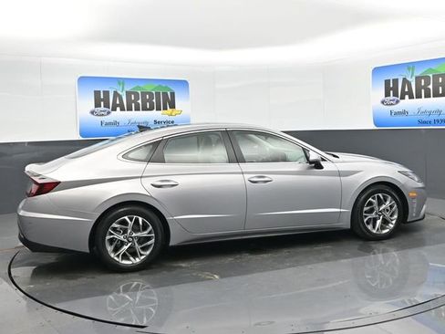 Used 2023 Hyundai Sonata SEL w/ Convenience Package FWD image 6