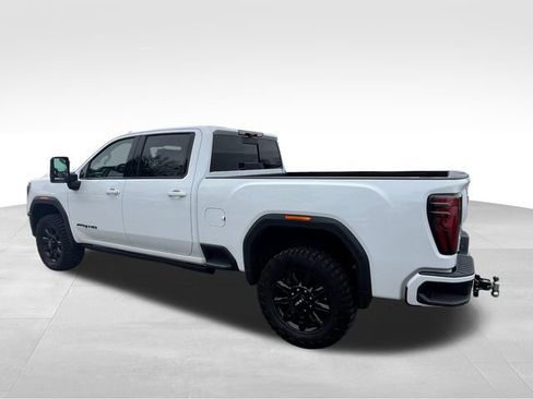 Used 2024 GMC Sierra 2500 AT4 w/ AT4 Premium Plus Package image 3