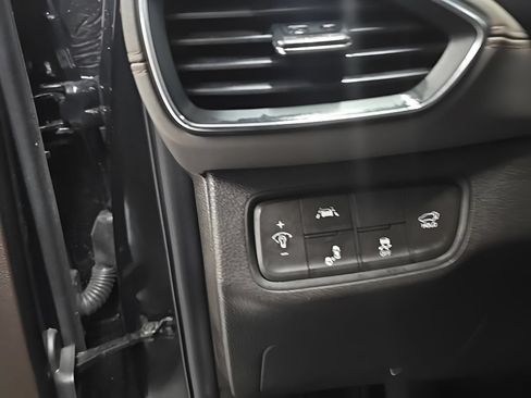 Used 2020 Hyundai Santa Fe SEL w/ Convenience + Premium Package FWD image 12
