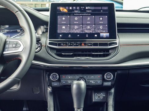 Used 2024 Jeep Compass Trailhawk image 8