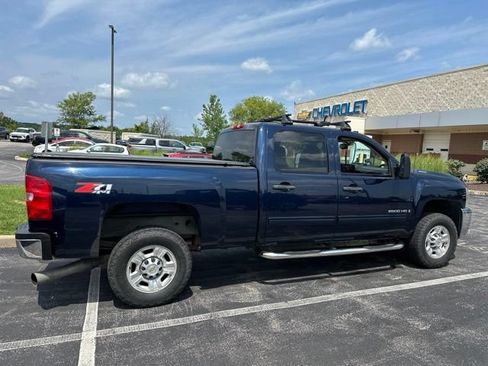 Used 2009 Chevrolet Silverado 2500 LT w/ Exterior Plus Package AWD/4WD image 4
