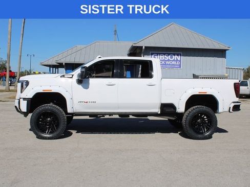 Used 2025 GMC Sierra 2500 AT4 w/ AT4 Premium Plus Package AWD/4WD image 7