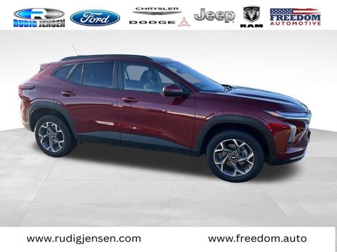 Used 2025 Chevrolet Trax LT image 4