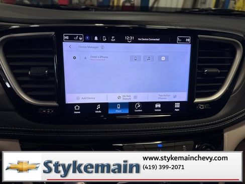 Used 2022 Chrysler Pacifica Touring-L image 38