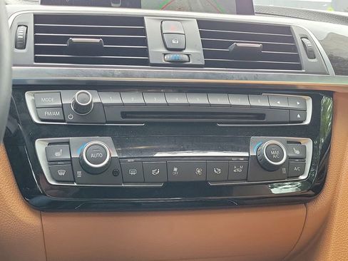 Used 2018 BMW 440i Convertible image 30