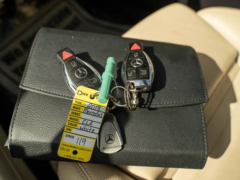 Used 2018 Mercedes-Benz CLA 250 image 25