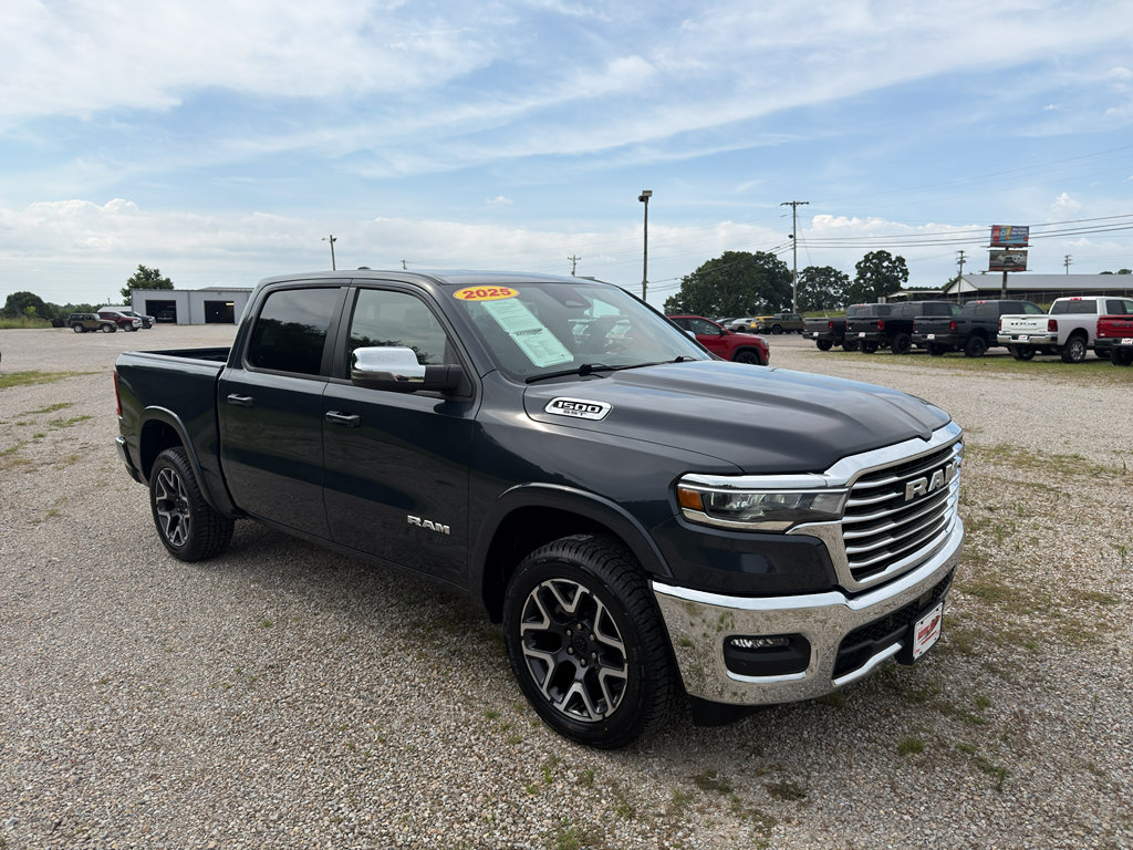 Used 2025 RAM 1500 Laramie AWD/4WD image 1