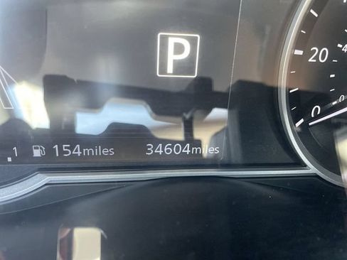 Used 2025 Nissan Versa SV FWD image 12