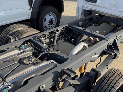 Used 2024 Ford F550 4x4 Regular Cab Super Duty image 10