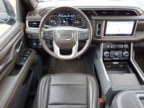 Used 2021 GMC Yukon Denali w/ Denali Ultimate Package AWD/4WD image 15