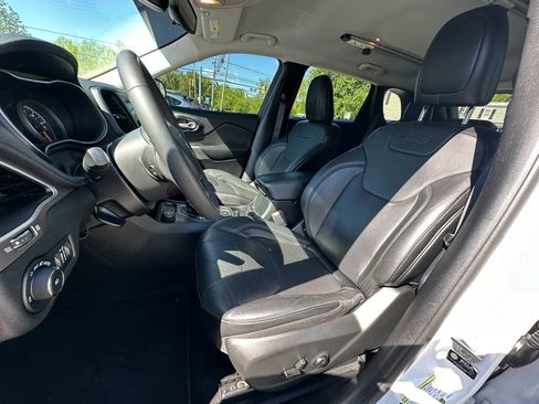 Used 2021 Jeep Cherokee Latitude Lux AWD/4WD image 13