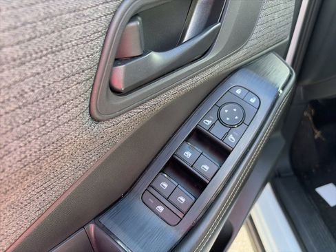 Used 2021 Nissan Rogue S FWD image 13