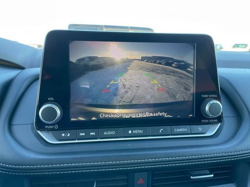 Used 2023 Nissan Rogue SV image 20