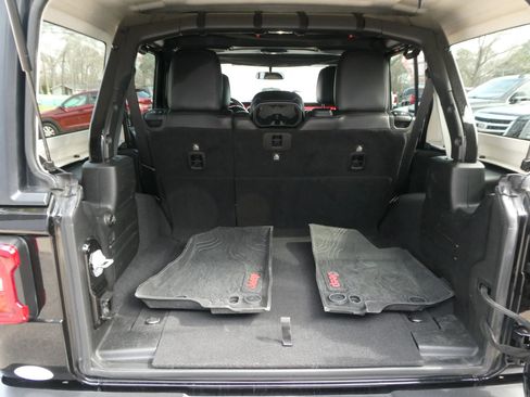 Used 2018 Jeep Wrangler Unlimited Rubicon w/ LED Lighting Group image 7