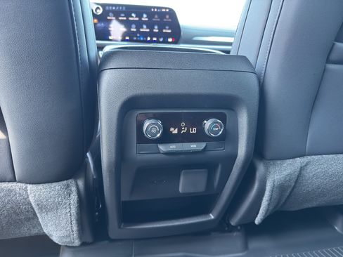 New 2026 Chevrolet Traverse Z71 w/ Enhanced Driving Package AWD/4WD image 26