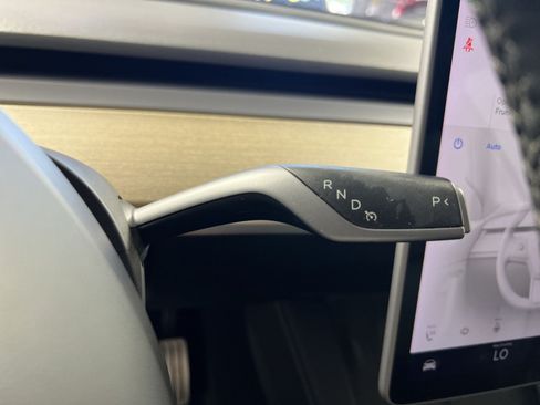Used 2022 Tesla Model Y Performance AWD/4WD image 22