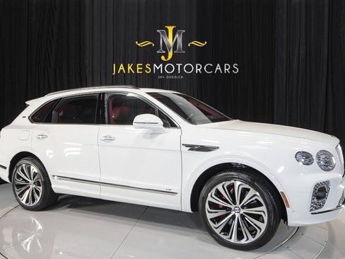 Used 2022 Bentley Bentayga image 14