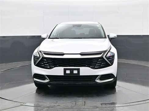 Used 2024 Kia Sportage EX image 2