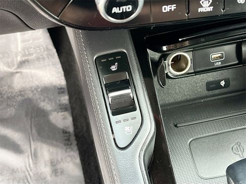 Used 2022 Kia Telluride SX w/ SX Prestige Package image 21