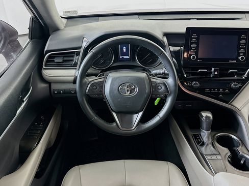 Used 2023 Toyota Camry SE image 17