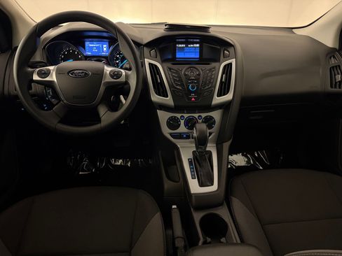 Used 2014 Ford Focus SE FWD image 16