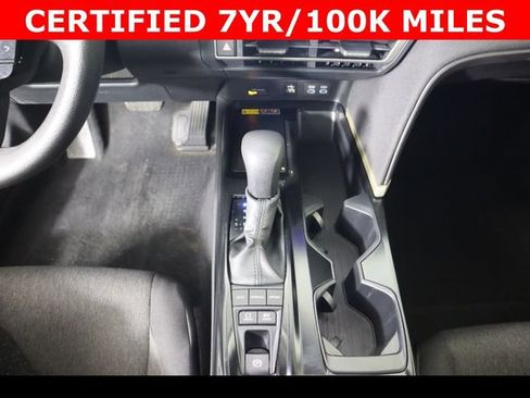 Used 2025 Toyota Camry LE image 27